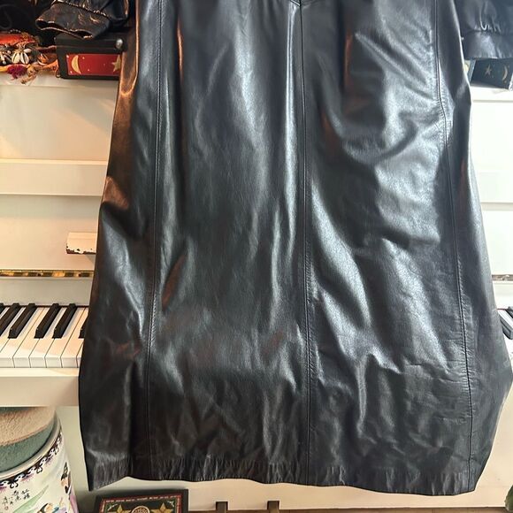 Elegant Black Leather Hooded Coat for Women Size 2 - Picture 12 of 16